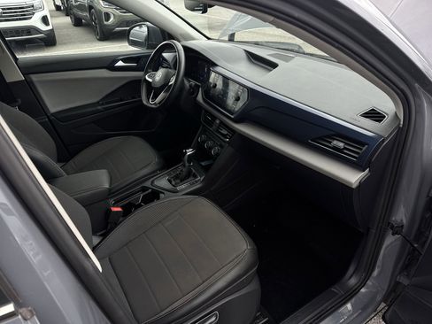 Certified 2022 Volkswagen Taos SE image 29