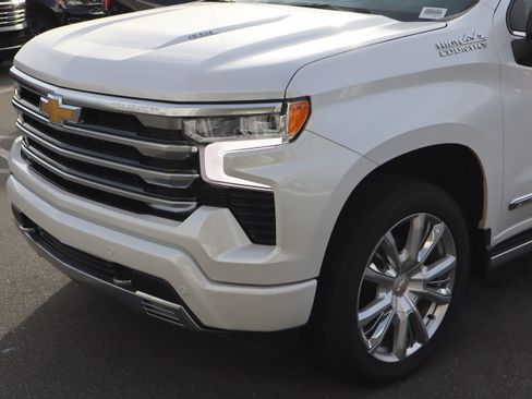 Certified 2025 Chevrolet Silverado 1500 High Country image 6