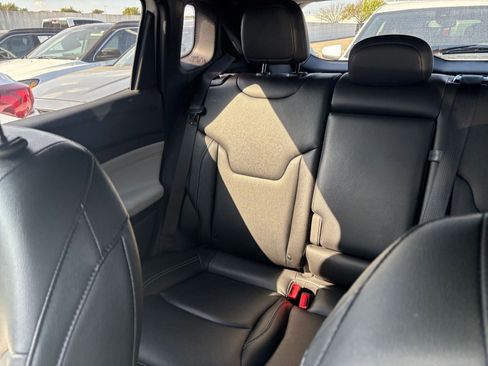 Used 2025 Jeep Compass Limited image 39