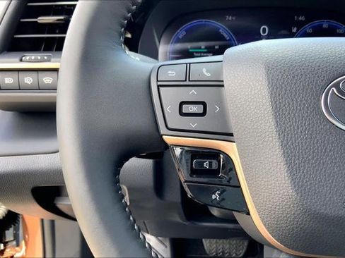 Certified 2026 Toyota Crown Signia XLE image 23