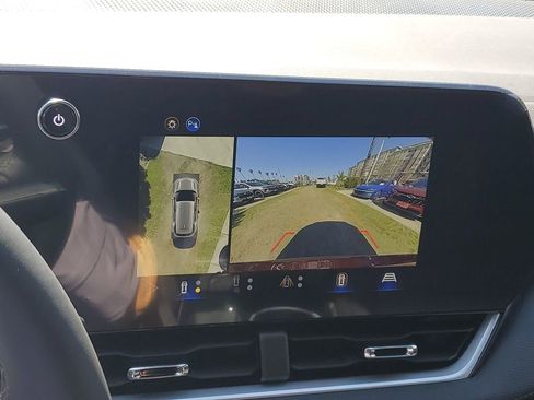 New 2026 Chevrolet Equinox LT image 23