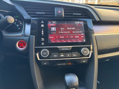 Used 2018 Honda Civic Touring image 12