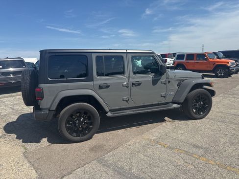 Used 2023 Jeep Wrangler Unlimited Sahara w/ Cold Weather Group AWD/4WD image 6
