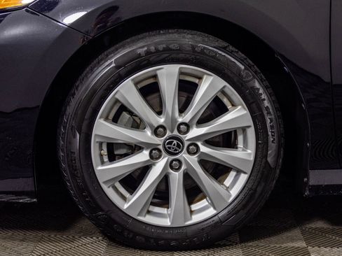 Used 2018 Toyota Camry LE FWD image 47