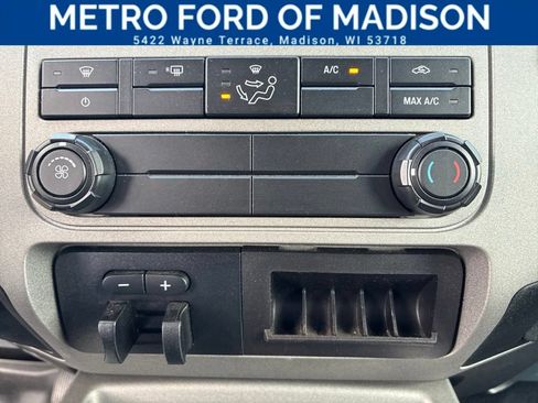 Used 2016 Ford F250 XLT w/ XLT Premium Package AWD/4WD image 22