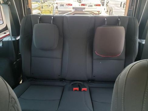 Used 2020 Jeep Wrangler Sport AWD/4WD image 12