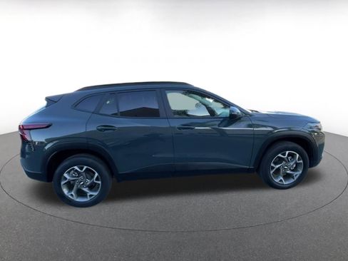 Used 2025 Chevrolet Trax LT image 16