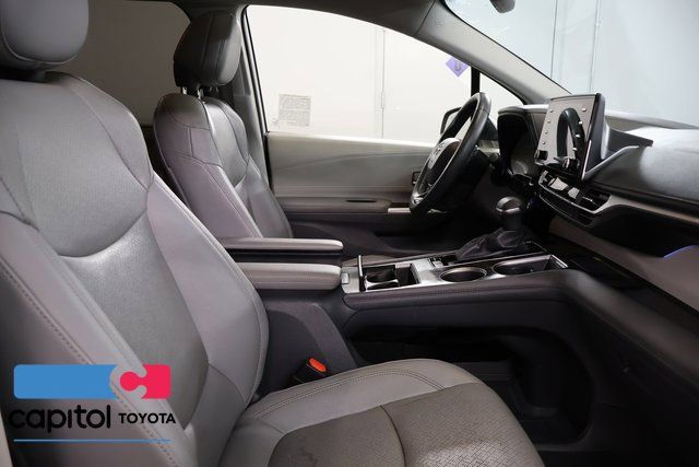 Certified 2022 Toyota Sienna Limited AWD/4WD image 31