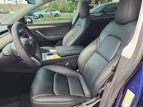 Used 2022 Tesla Model Y Performance image 14