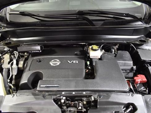 Used 2015 Nissan Pathfinder SL AWD/4WD image 39