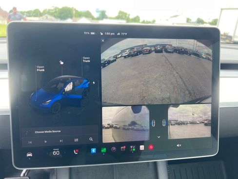Used 2022 Tesla Model Y Long Range AWD/4WD image 31