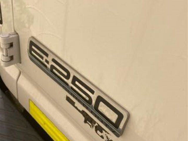 Used 2011 Ford E-250 and Econoline 250 RWD image 6