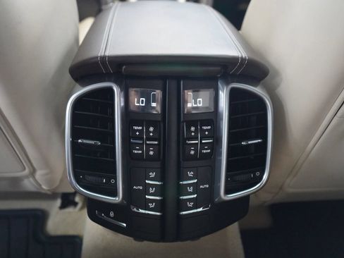 Used 2015 Porsche Cayenne S AWD/4WD image 15