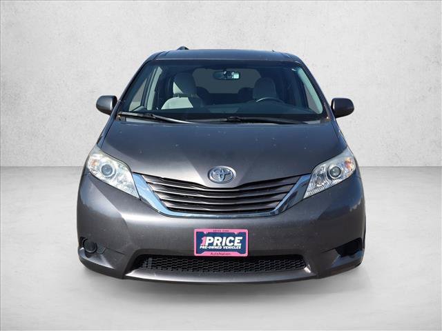 Used 2015 Toyota Sienna LE FWD image 2
