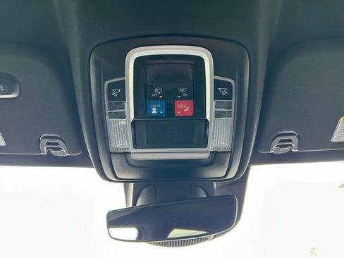 Used 2024 RAM 1500 Laramie AWD/4WD image 16