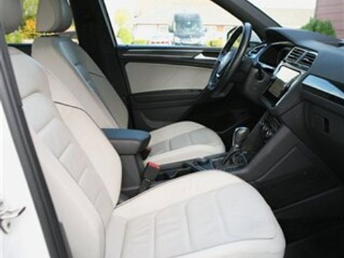 Used 2019 Volkswagen Tiguan S image 18