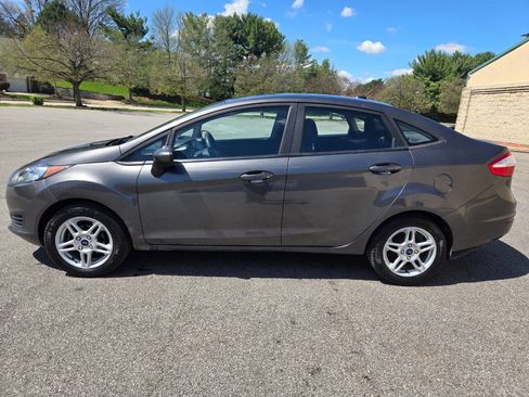 Used 2018 Ford Fiesta SE image 4