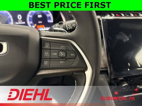 New 2025 Jeep Grand Cherokee Limited w/ Black Appearance Package image 28