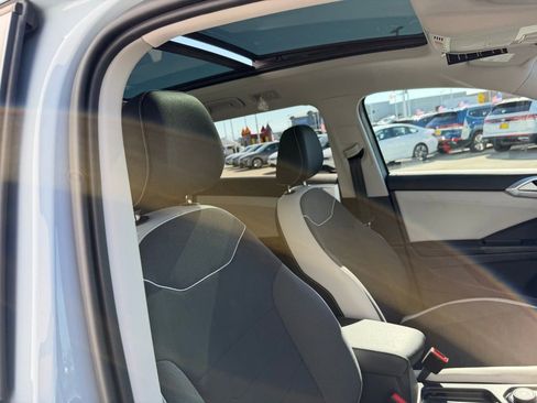 New 2026 Volkswagen Taos SE AWD/4WD image 22