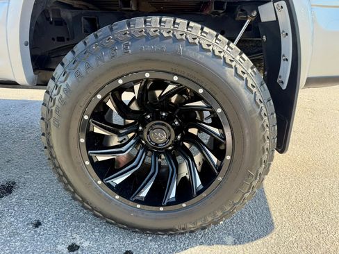 Used 2018 Ford F150 Lariat w/ Equipment Group 502A Luxury AWD/4WD image 19
