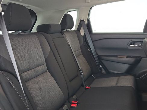 Used 2025 Nissan Rogue SV image 32