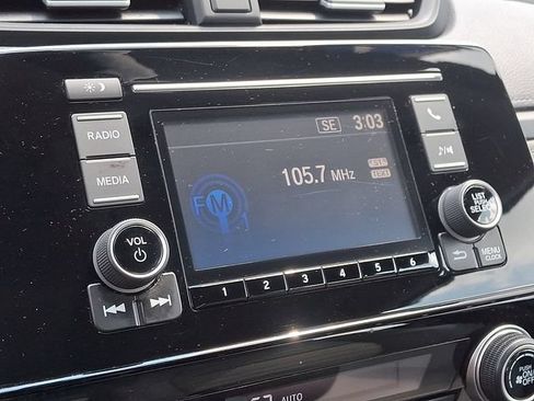 Used 2017 Honda CR-V LX image 3