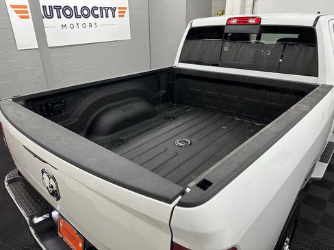Used 2024 RAM 2500 Tradesman w/ Chrome Appearance Group AWD/4WD image 11