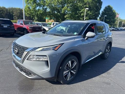 Used 2023 Nissan Rogue SL w/ SL Premium Package FWD image 9