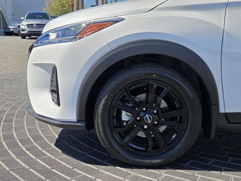 Used 2023 Nissan Kicks SR w/ SR Premium Package FWD image 12