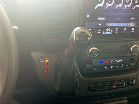 Used 2025 RAM ProMaster 2500 FWD image 17