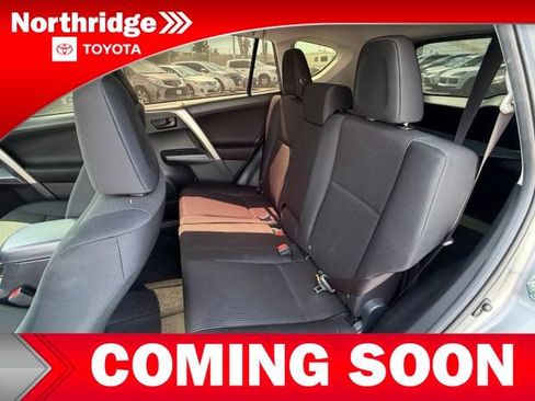 Used 2018 Toyota RAV4 LE w/ Carpet Mat Package FWD image 7