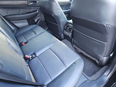 Used 2018 Subaru Outback 3.6R Limited image 14