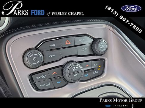 Used 2023 Dodge Challenger SXT RWD image 18