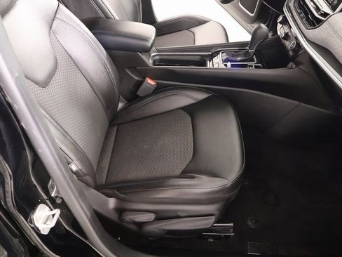 Used 2025 Jeep Compass Latitude image 13