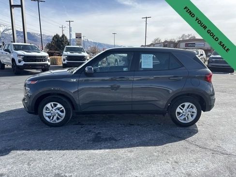 Used 2025 Hyundai Venue SE image 4