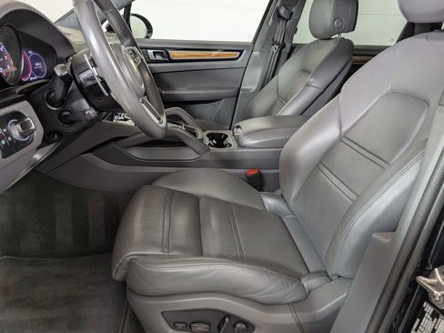 Certified 2022 Porsche Cayenne GTS image 5