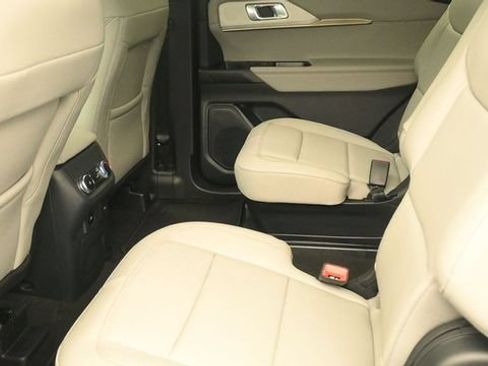 New 2026 Ford Explorer Active w/ Active Comfort Package AWD/4WD image 13