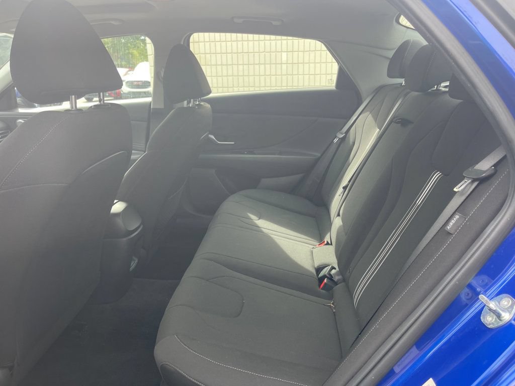 Used 2025 Hyundai Elantra SEL FWD image 12
