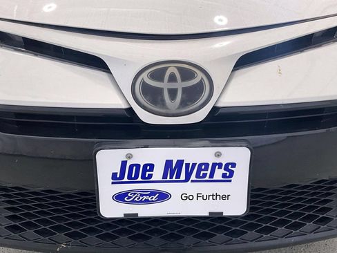 Used 2017 Toyota Corolla SE FWD image 27