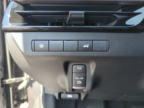 Certified 2025 Nissan Murano SV FWD image 37