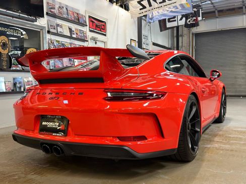 Used 2018 Porsche 911 GT3 w/ Sport Chrono Package RWD image 9