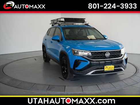 Used 2023 Volkswagen Taos SE AWD/4WD image 1