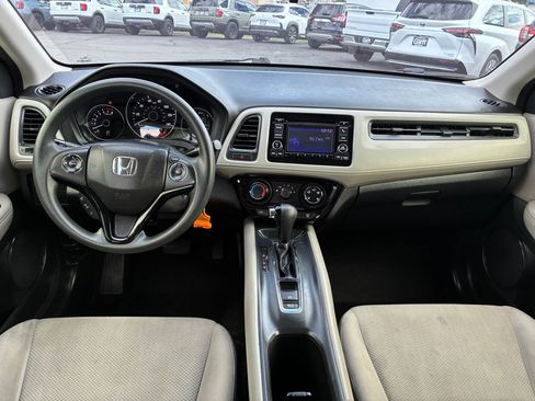 Used 2018 Honda HR-V LX image 25