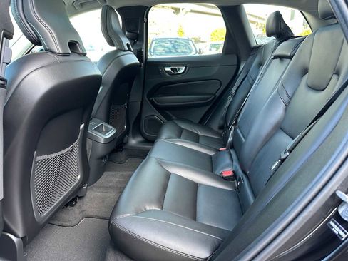 Used 2025 Volvo XC60 B5 Core w/ Protection Package Premier image 15