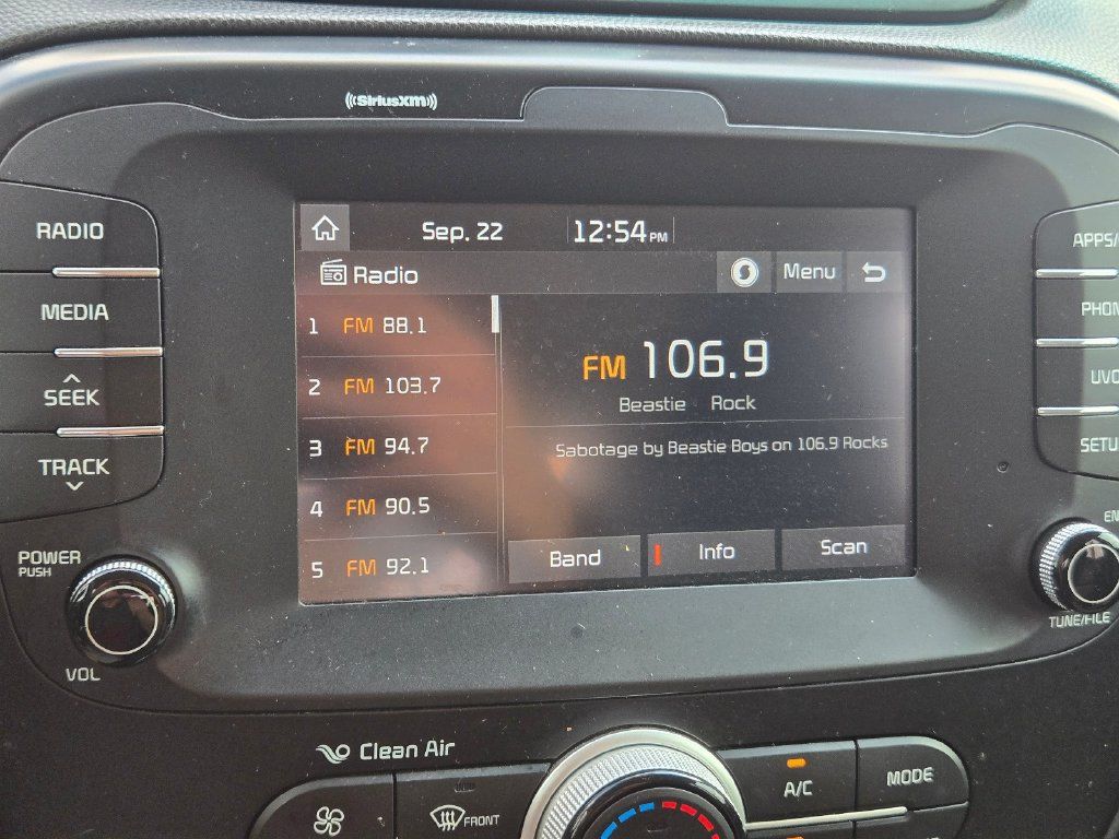 Used 2019 Kia Soul + FWD image 29