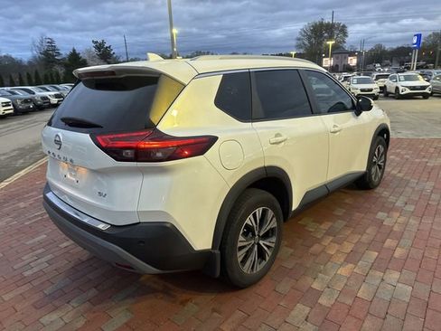 Used 2022 Nissan Rogue SV w/ SV Premium Package image 12