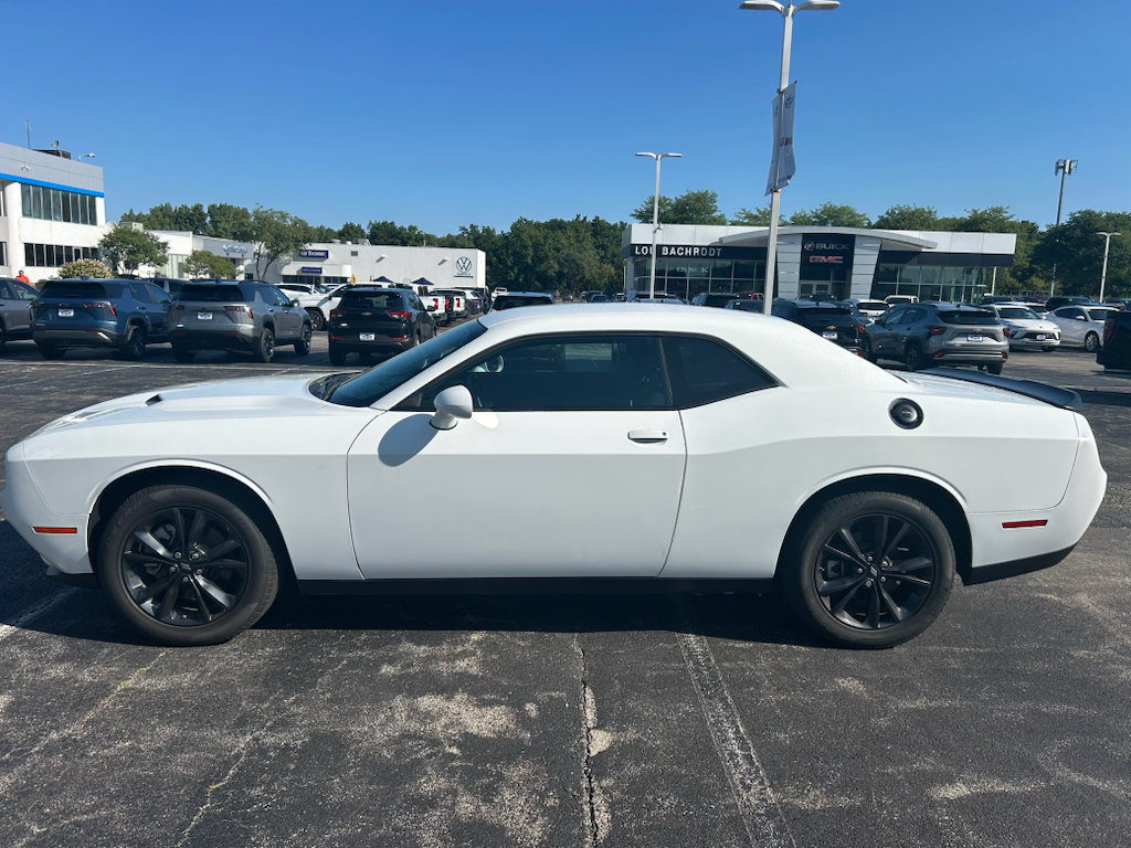 Used 2023 Dodge Challenger SXT w/ Blacktop Package AWD/4WD image 8