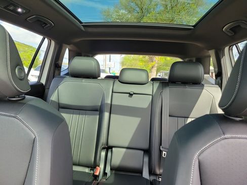 Used 2024 Volkswagen Tiguan SE R-Line FWD image 37