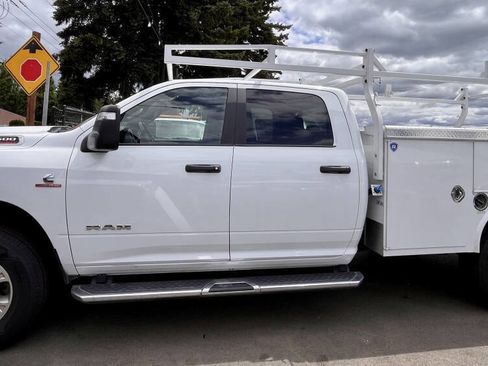 Used 2023 RAM 3500 Big Horn w/ Level 1 Equipment Group AWD/4WD image 2