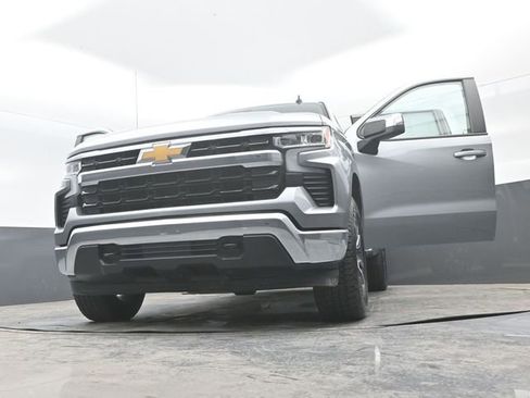 Used 2024 Chevrolet Silverado 1500 LT AWD/4WD image 28